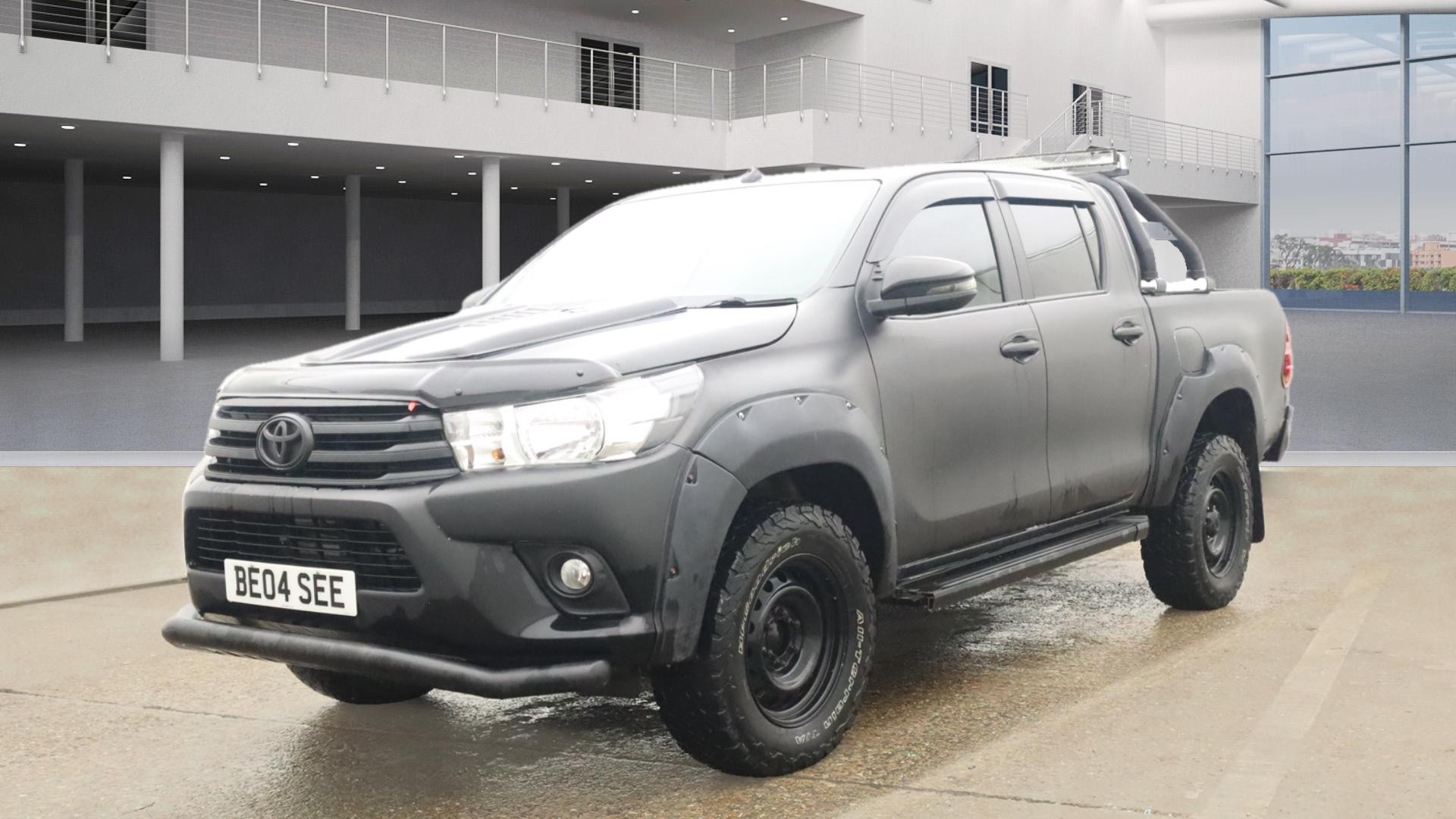 TOYOTA Hilux